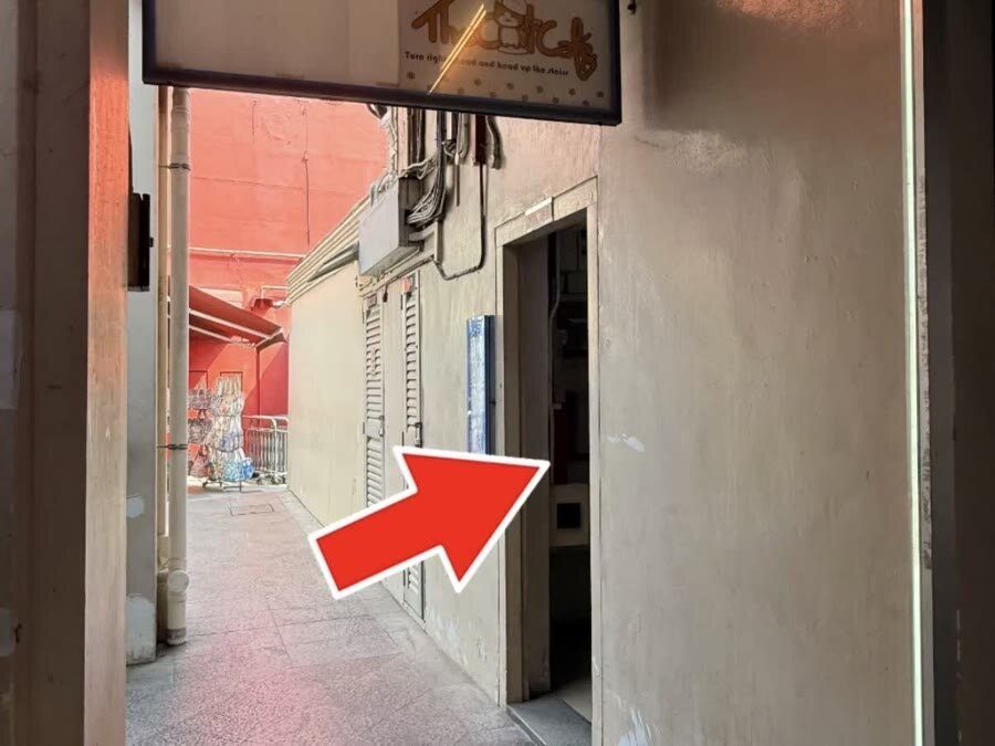 Alley leading to the staircase up to Level 3, no lift access